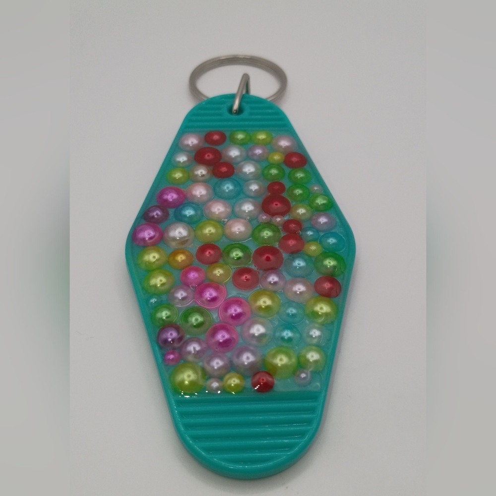 Teal Retro Motel Keychain - Handmade Faux Pearl & UV Resin